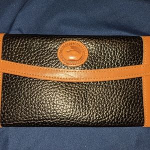 Dooney & Bourke wallet